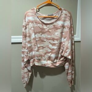 Pink camo long sleeve light‎ crew neck